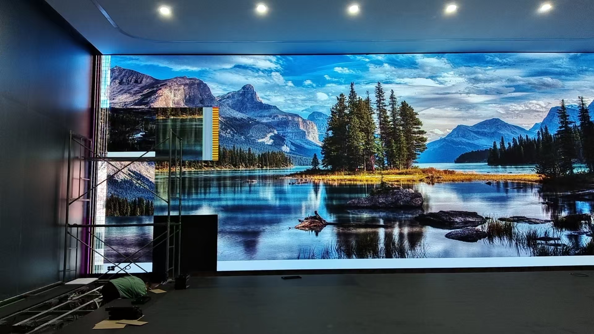 瑞昌核应用产业孵化地墙地一体 LED 显示项目