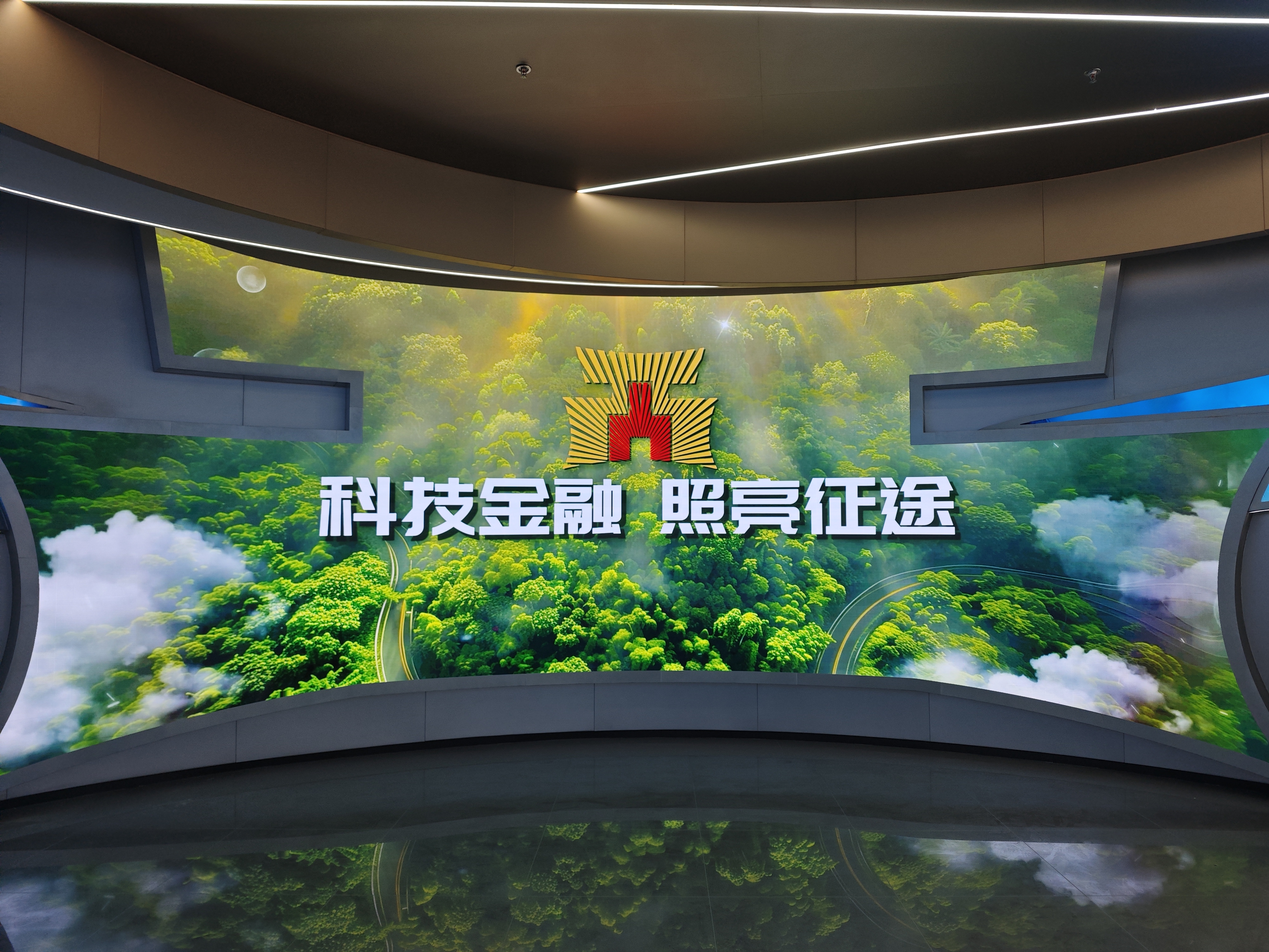 西安某展厅常规模组拼接造型 LED 显示屏控制系统项目