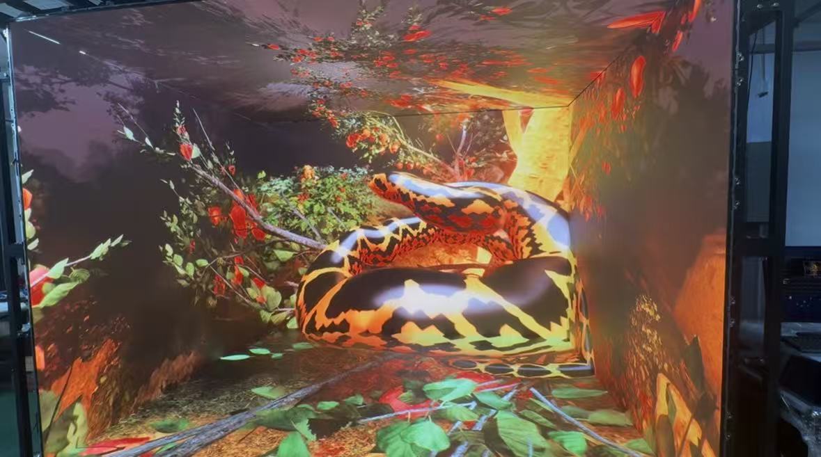 国外展会直角沉浸式 LED 显示屏控制系统项目