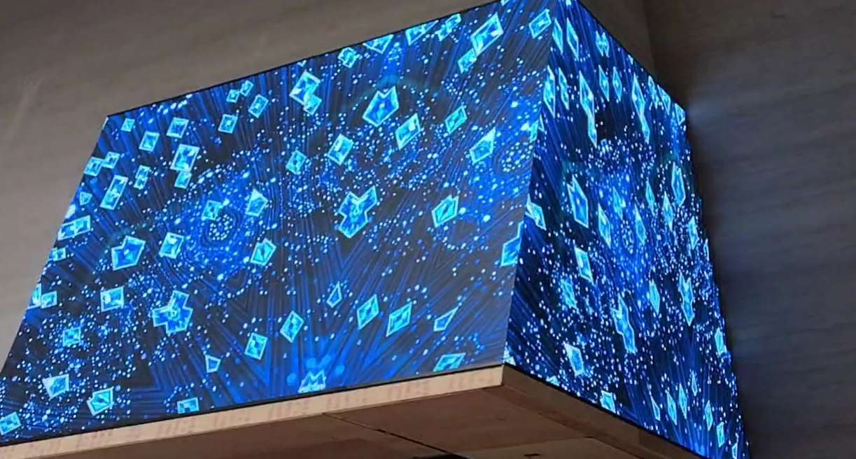 杭州富春江转角异形 LED 屏项目